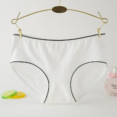 Women's Cotton Panties Mid-waist Breathable Solid Color Simple Style Briefs