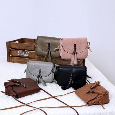Trendy Clutch Bag Casual Tessel Shoulder Bag for Women